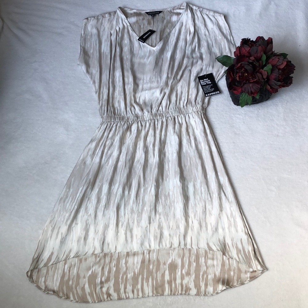☘️☘️Cream Express dress